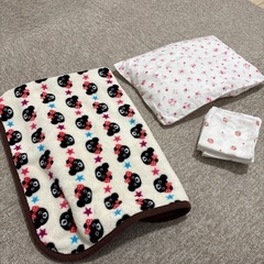 ベビー用品　ミキハウスのケットと枕