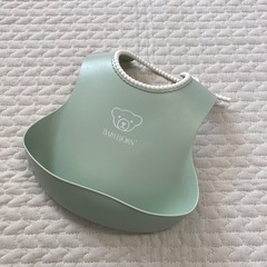 ベビービョルン　お食事エプロン　グリーン