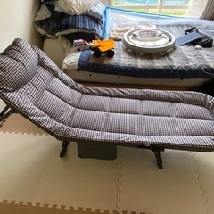 折りたたみベッドの画像