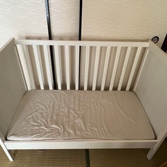 IKEA ベビーベッド　ベッドレーンとマットレス付きの画像