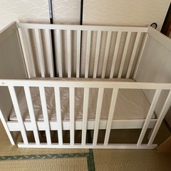 IKEA ベビーベッド　ベッドレーンとマットレス付き