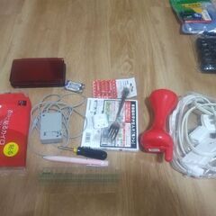 パソコン(ハードディスクなし)+PC周辺機器+本+おまけの画像