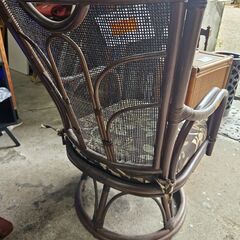 リサイクルショップどりーむ天保山店　No2569　回転式ラタンチェア　360度回転！　籐家具　アジアン　の画像