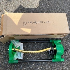 ガーデニング支柱、ミニハウス、スプリンクラーの画像