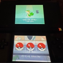 Nintendo DS Lite本体＋ポケモンBW2＋攻略本の画像