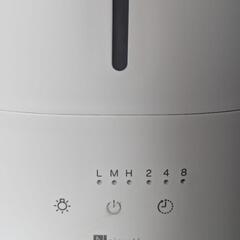 ニトリ　アロマオイル対応加湿器　白と黒2個セットの画像