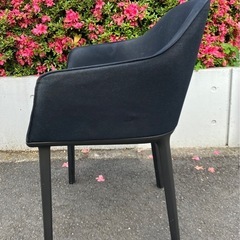 Vitra ヴィトラ　ソフトシェル アームチェア　ブラック