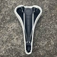 VELOのサドルの画像