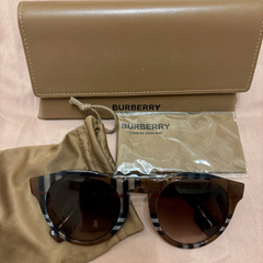 Burberryサングラス