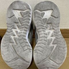 asics スニーカー 18cmの画像