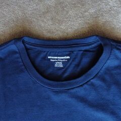ほとんど未使用 メンズ半袖Tシャツ２枚組　胸ポケット付き　色濃紺　素材コットンの画像
