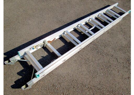 506002 / 2連はしご 2連 梯子 脚立 / 縮長約460cm / 中古品 ※お引取限定