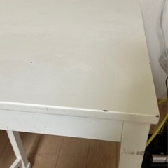 ダイニングテーブル、イス2脚の画像