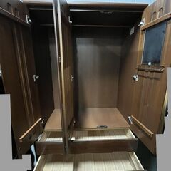 木製 ワードローブ 大型 3枚扉 洋服タンス 2段引出 インテリア井上 全国家具工業連合会 幅112cm×奥行57cm×高さ180cmの画像