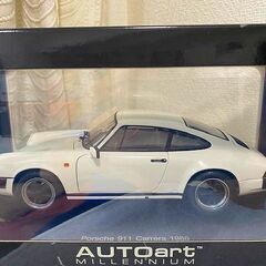1/18ミニカー オートアート製ポルシェ911 Carrera ...