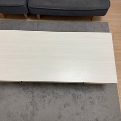 【値下げしました！！】ホワイトローテーブル　リビングテーブルの画像