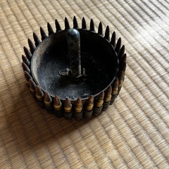 ライフル銃の弾でできた灰皿
