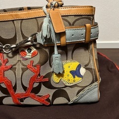 COACH 熱帯魚とサンゴ刺繍 ハンドバッグの画像