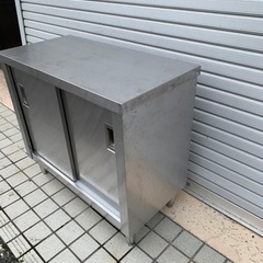 18 業務用ステンレス食器庫作業台 幅900 飲食店の画像