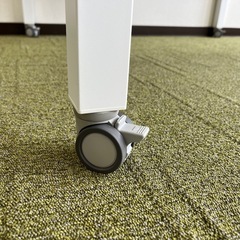 キレイ❗️KOKUYO オフィスデスク120cm SDB-WF12E6 数台ありの画像