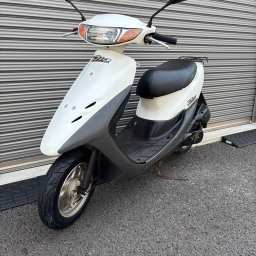 4068.高馬力2スト　ライブディオ　バッテリー、シート新品　千葉県柏市　即日配送、自走引き取りも可能