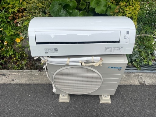 【受け渡し決定】DAIKINルームエアコン！2022年製！AN25ZES
