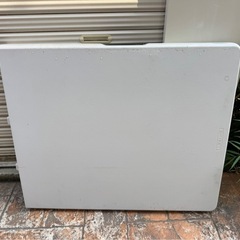 アウトドア 折りたたみテーブル ホワイトの画像