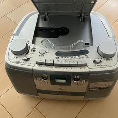ラジカセ　2011年製