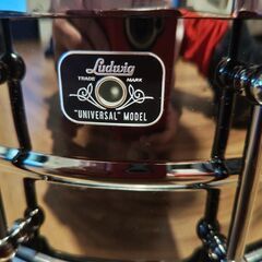 ludwigスネア【LU6514】 ”Black-to-Black”Brass 6.5x14インチの画像