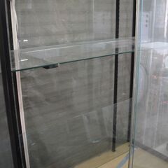 ★注意事項をご確認ください。【A】（4）　　ガラスショーケース　ライト付き　スライドガラス扉　ガラス棚3枚　下段収納スペースあり　展示 コレクション 什器　業務　フィギュアの画像