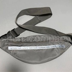 パリ限定フォンダシオンルイヴィトンバック