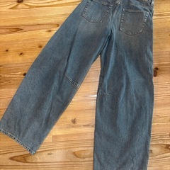 GU バレルレッグジーンズの画像