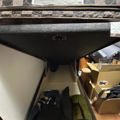 サータ　ベッドフレームとマットレスの画像
