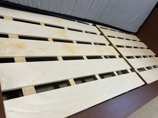 セミダブルのベッドフレーム（ニトリ）とマットレス（GOKUMIN）のセット