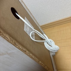 ベッド　サイドテーブルの画像