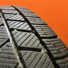【BS BLIZZAK VRX3 215/60R17】スタッドレス【SIBILLA NEXTPX 17インチ 7J5HPCD114.3+48】23年製 バリ溝 CHR カローラクロス等　(KTO376)の画像