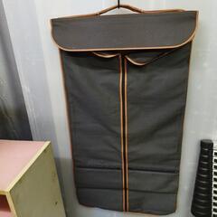 カバンになるスーツケース　ポケット付き　コンパクトの画像