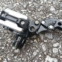 クラッチレバー、マスターシリンダー付きブレーキレバーの画像