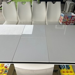 値下げしました。伸縮式ダイニングテーブルセット(椅子4脚付き)