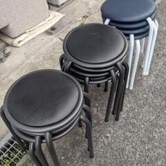 コーナンラウンドスツール　11脚セットの画像