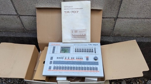 ローランドTR-707