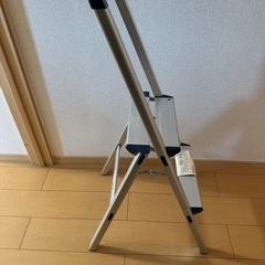 手すり付きアルミ踏み台2段の画像