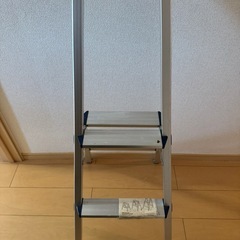 手すり付きアルミ踏み台2段の画像