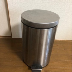 【無料】IKEA ペダル式ゴミ箱（大）