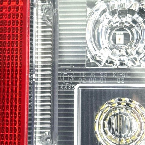 24V　KOITO　LEDテールレンズ左右　車検対応Eマーク　エルフ・タイタン