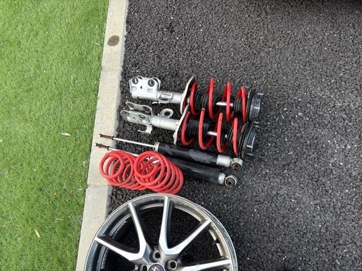 【お譲り先見つかりました】30系プリウスGz 純正サス