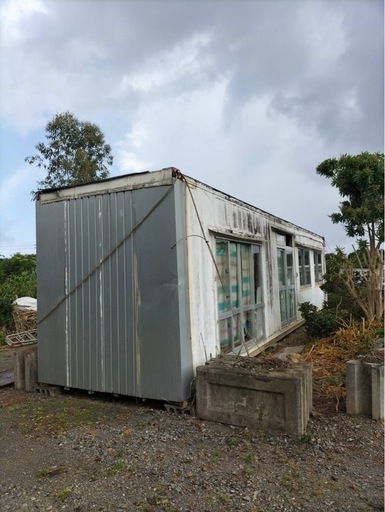 秘密基地か
バイク倉庫に便利。