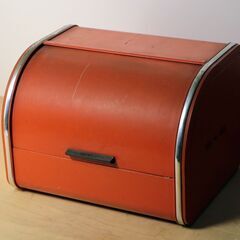 レトロなオレンジ色 ブレッドケース 鉄製 キッチン収納 昭和レトロ