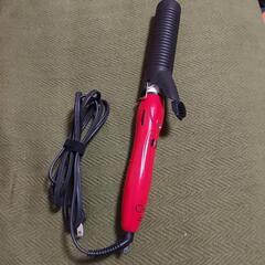 赤色のTESCOM製カールヘアアイロンAPM25ヘアアイロン
