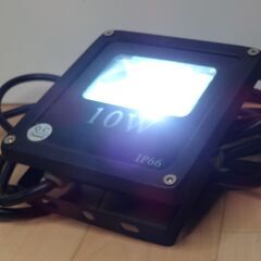 LED投光器 10W IP66 防水 (昼光色 超薄型 LEDライト 防犯灯 看板灯 看板照明 工事現場 作業灯 駐車場灯 キャンプ アウトドア レジャー スポーツ)の画像